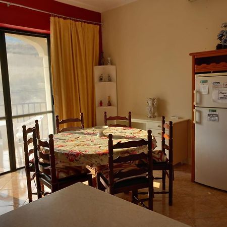 Spacious Apartment In Marsalforn, Gozo Bagian luar foto