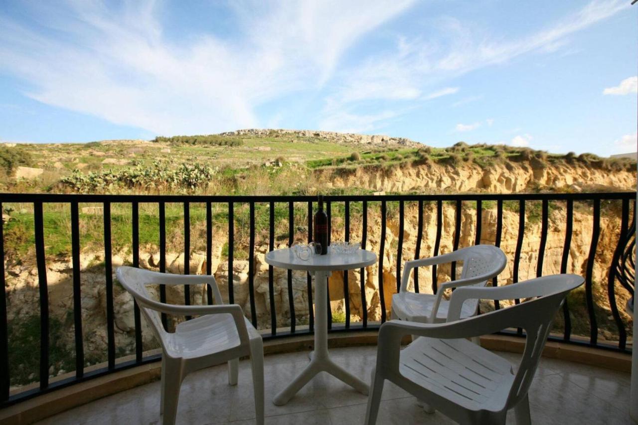 Spacious Apartment In Marsalforn, Gozo Bagian luar foto