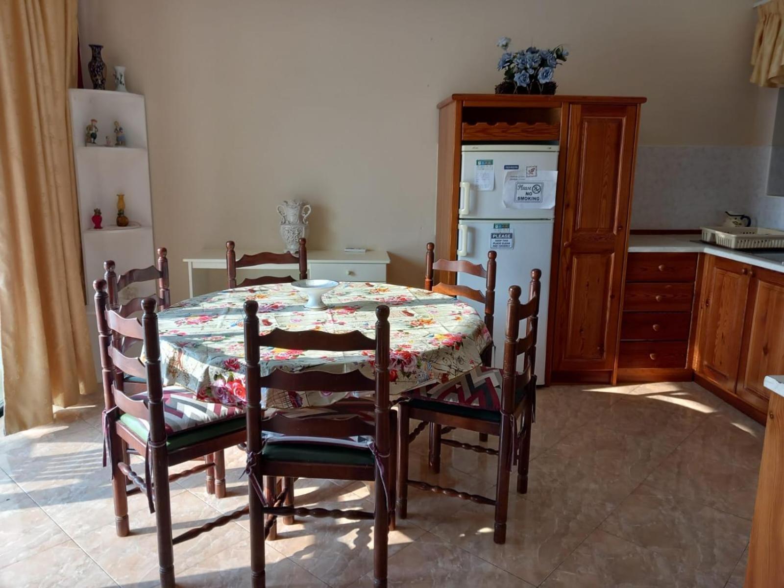 Spacious Apartment In Marsalforn, Gozo Bagian luar foto